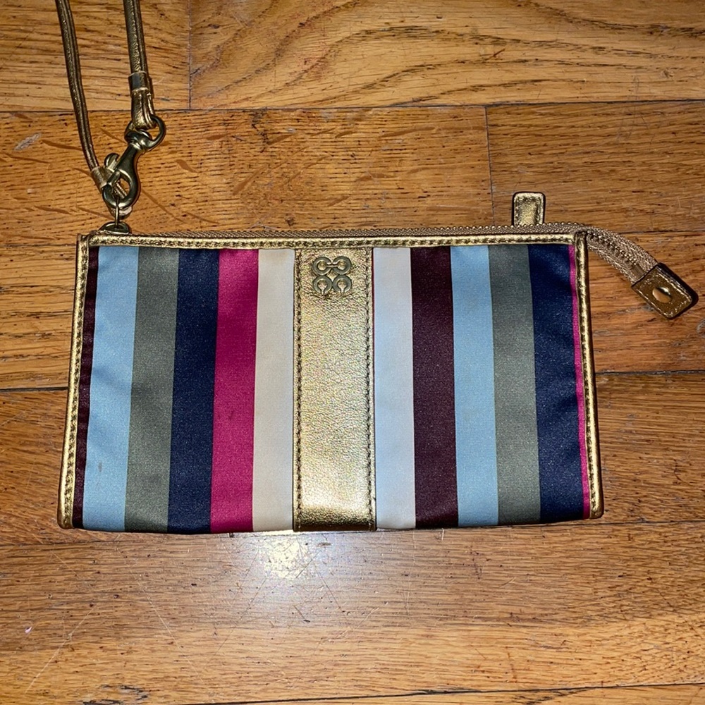 Rainbow Coach Clutch🌈